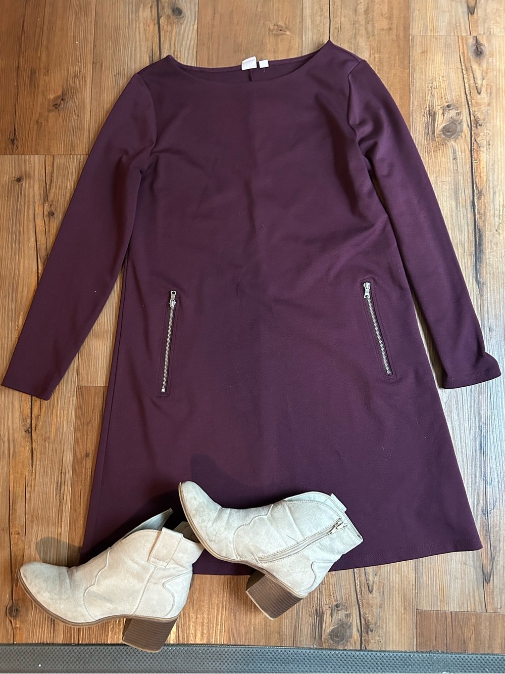 GAP Long-Sleeve Burgundy Shift Dress with Front Zip Pockets